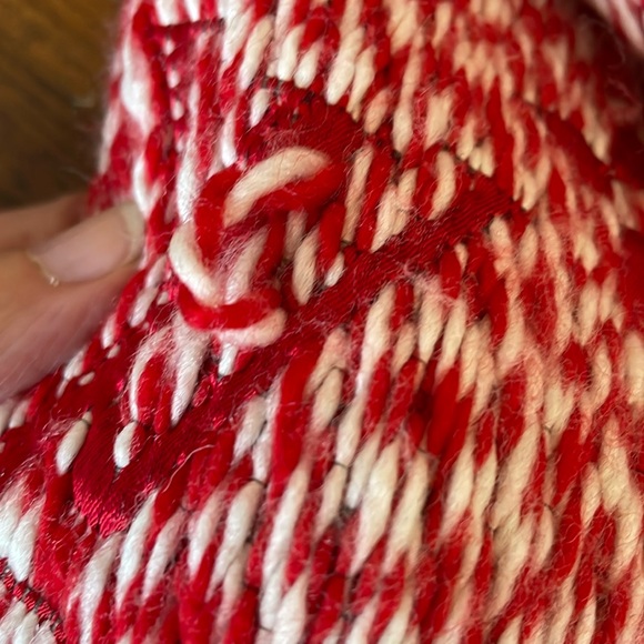 Stunning Louis Vuitton Scarf - Picture 8 of 8